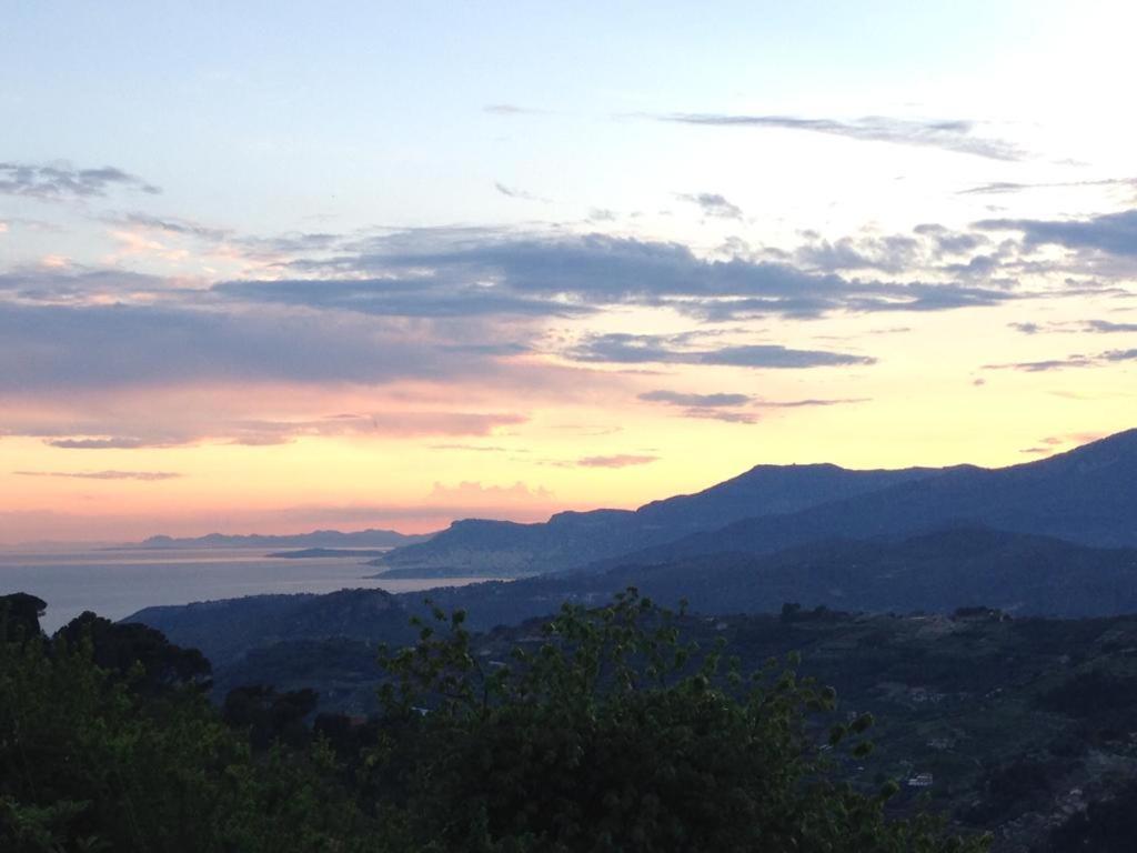 Sunset With View In Seborga Apartamento Exterior foto